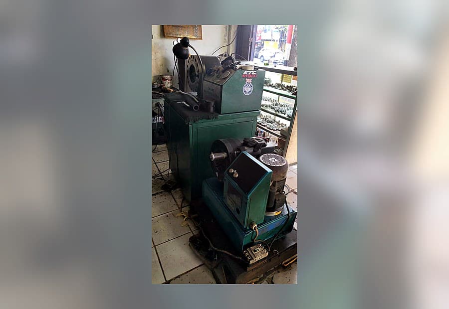 Mesin pendukung layanan selang hidraulik